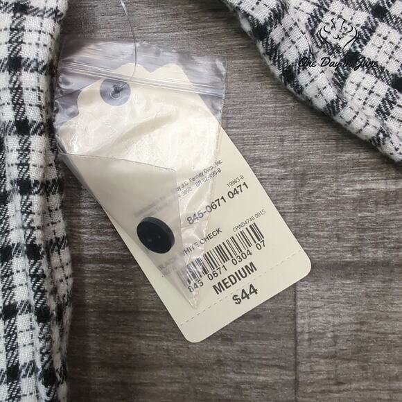 St. John's Bay Button Front Long Sleeve Top Size M - Picture 2 of 5